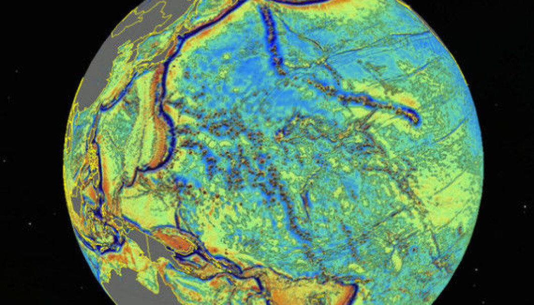 Ved hjelp av tyngdemålinger fra satellitter har forskere laget et nytt og mer detaljert kart over havbunnen. Kartet viser flere tusen ukjente undersjøiske fjell og kløfter. (Foto: Live Science/Scripps Institution of Oceanography) Ved hjelp av tyngdemålinger fra satellitter har forskere laget et nytt og mer detaljert kart over havbunnen. Kartet viser flere tusen ukjente undersjøiske fjell og kløfter. (Foto: Live Science/Scripps Institution of Oceanography)