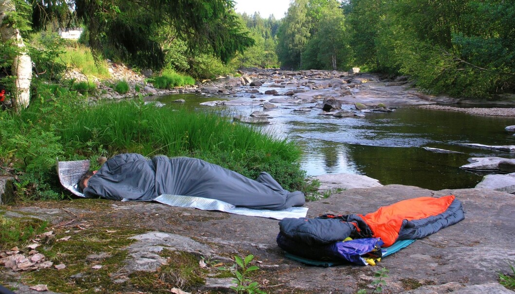 Når du er fysisk aktiv ute i naturen og når du legger deg til å sove, følger kroppen den naturlige rytmen, ikke hverdagsrytmen som følger av et urbant liv. (Illustrasjonsfoto: Colourbox) Når du er fysisk aktiv ute i naturen og når du legger deg til å sove, følger kroppen den naturlige rytmen, ikke hverdagsrytmen som følger av et urbant liv. (Illustrasjonsfoto: Colourbox)