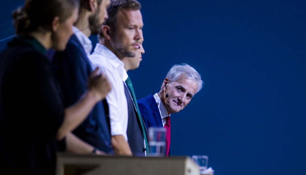Arbeiderpartiets leder Jonas Gahr Støre i debatt med øvrige partiledere. Ap ligger an til å miste velgere ved mandagens kommunevalg. (Foto: Håkon Mosvold Larsen / NTB scanpix) Arbeiderpartiets leder Jonas Gahr Støre i debatt med øvrige partiledere. Ap ligger an til å miste velgere ved mandagens kommunevalg. (Foto: Håkon Mosvold Larsen / NTB scanpix)
