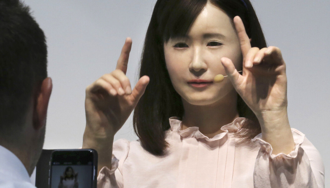 Prototypen på en robot fra firmaet Toshiba kommuniserer med tegnspråk på den japanske teknologiutstillingen CEATEC Japan, 7. oktober 2014. (Foto: Koji Sasahara/NTB Scanpix) Prototypen på en robot fra firmaet Toshiba kommuniserer med tegnspråk på den japanske teknologiutstillingen CEATEC Japan, 7. oktober 2014. (Foto: Koji Sasahara/NTB Scanpix)