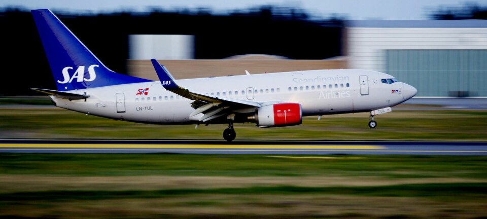 Med ny landingsteknologi trenger ikke flyet lenger komme inn i rett linje mot flyplassen. Her et SAS-fly på vei ned på Gardermoen. (Foto: Kyrre Lien, Scanpix)