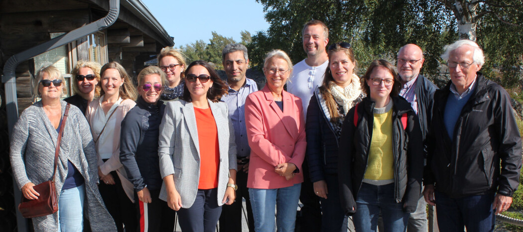 13 i professorprogrammet under en samling i Vasa i Finland. Fra venstre: Wenche Rønning, Anne Marit Valle, Jessica Aspfors, Elisabeth Hansen, Tove Fiskum, Natallia Bahdanovich Hansen, Saeed Karimi Aghdam Ordaklou, Bjørg Mari Hannås, Halvard Kjelen, Linda Helen Haukland, Anna Marie Holand, Ove Pedersen, Sven Erik Hansen. (Foto: Tom Wikman) 13 i professorprogrammet under en samling i Vasa i Finland. Fra venstre: Wenche Rønning, Anne Marit Valle, Jessica Aspfors, Elisabeth Hansen, Tove Fiskum, Natallia Bahdanovich Hansen, Saeed Karimi Aghdam Ordaklou, Bjørg Mari Hannås, Halvard Kjelen, Linda Helen Haukland, Anna Marie Holand, Ove Pedersen, Sven Erik Hansen. (Foto: Tom Wikman)
