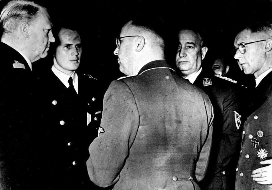 Vidkun Quisling (t.v.) i samtale med politiker i Albert Hagelin Nasjonal Samling og Reichskommisar Josef Terboven. Henrich Himmler står med ryggen til. (Arkivfoto: NTB scanpix)