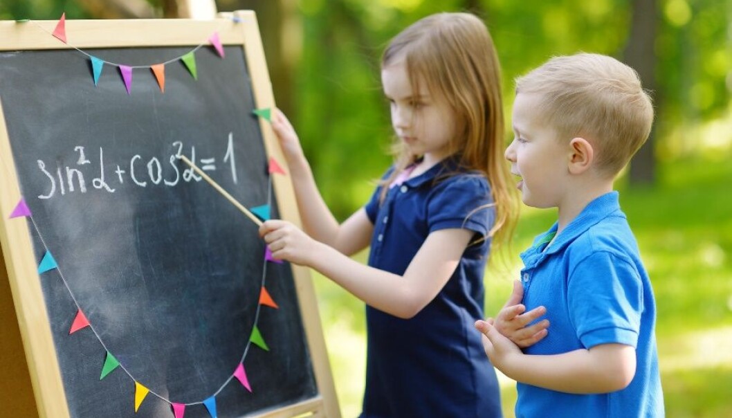 - Medelever kan være en fantastisk ressurs for elevers læring, sier skoleforsker Siv M. Gamlem. (Foto: Microstock) - Medelever kan være en fantastisk ressurs for elevers læring, sier skoleforsker Siv M. Gamlem. (Foto: Microstock)