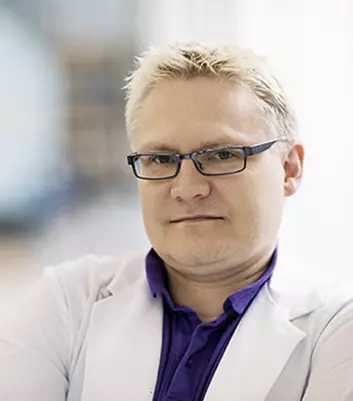Erling Tronvik opplever allerede at hodepineeksperter fra utlandet har vist interesse for appen. Tronvik er postdoktor ved NTNU og lege ved St. Olavs Hospital.  (Foto: NTNU)