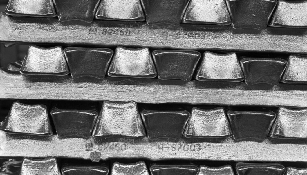 Aluminium i barrer fra Hydro Aluminium i Øvre Årdal. (Foto: Bård Løken, Samfoto) Aluminium i barrer fra Hydro Aluminium i Øvre Årdal. (Foto: Bård Løken, Samfoto)