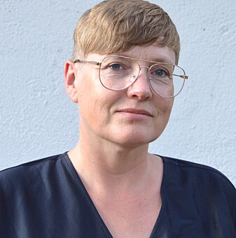 For Edith Gjevjon, sykepleier og instituttleder ved Lovisenberg Diakonale Høgskole er det en selvfølge at luktesansen er en del av sykepleie. Men hun advarer mot å redusere sykepleie til noe ullent som dreier seg om intuisjon - sykepleiere kan lukte urinveisinfeksjon, men de kan også ta testen som bekrefter at dette faktisk stemmer, og administrere behandling. (Foto: privat) For Edith Gjevjon, sykepleier og instituttleder ved Lovisenberg Diakonale Høgskole er det en selvfølge at luktesansen er en del av sykepleie. Men hun advarer mot å redusere sykepleie til noe ullent som dreier seg om intuisjon - sykepleiere kan lukte urinveisinfeksjon, men de kan også ta testen som bekrefter at dette faktisk stemmer, og administrere behandling. (Foto: privat)