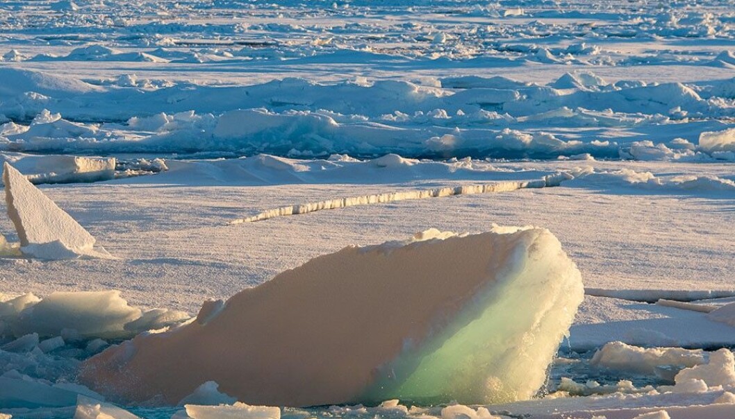 De daglige varslene av vær, hav, snø og is som du finner på Yr er resultater av detaljerte utregninger gjort av en superdatamaskin. (Foto: Rudi Caeyers / UiT – Arven etter Nansen) De daglige varslene av vær, hav, snø og is som du finner på Yr er resultater av detaljerte utregninger gjort av en superdatamaskin. (Foto: Rudi Caeyers / UiT – Arven etter Nansen)