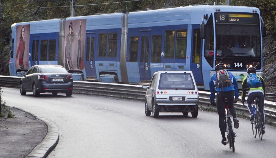 Det er en tydelig sammenheng mellom det å selv være aggressiv i trafikken og å oppleve andre trafikanter som aggressive. (Foto: Heiko Junge, Scanpix) Det er en tydelig sammenheng mellom det å selv være aggressiv i trafikken og å oppleve andre trafikanter som aggressive. (Foto: Heiko Junge, Scanpix)