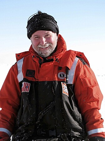 Rolf Gradinger, leder for økosystemforskningen på MOSAIC ekspedisjonen. (Foto: Karen Frey) Rolf Gradinger, leder for økosystemforskningen på MOSAIC ekspedisjonen. (Foto: Karen Frey)