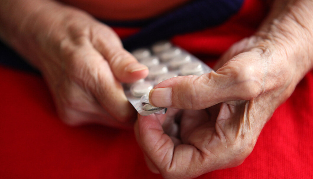 En kartlegging fra Fylkesmannen i Sør-Trøndelag viser at eldre pasienter bruker hele sju ulike medisiner i gjennomsnitt. (Foto: Microstock) En kartlegging fra Fylkesmannen i Sør-Trøndelag viser at eldre pasienter bruker hele sju ulike medisiner i gjennomsnitt. (Foto: Microstock)