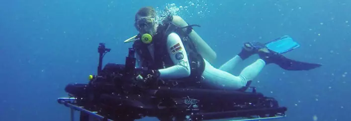 ESAs danske astronaut Andreas Mogensen tester ut en undervannsfarkost i beste James Bond-stil under NEEMO 2014. (Foto: NASA/ESA)