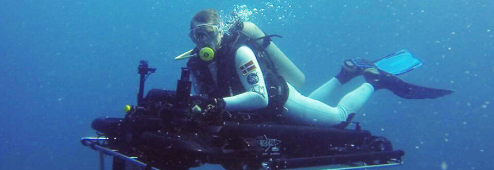 ESAs danske astronaut Andreas Mogensen tester ut en undervannsfarkost i beste James Bond-stil under NEEMO 2014. (Foto: NASA/ESA)