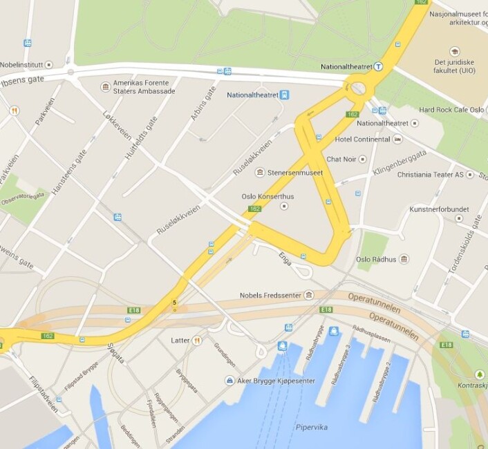 Noe av de samme området i dag. Legg merke til at viken inn mot Rådhuset fortsatt heter Pipervika. (Foto: (Skjermdump/Google Maps)) Noe av de samme området i dag. Legg merke til at viken inn mot Rådhuset fortsatt heter Pipervika. (Foto: (Skjermdump/Google Maps))