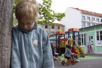 Barn som ble utsatt for traumatiske overgrep som barn, hadde en økt risiko for å utvikle fedme som voksne, sammenlignet med andre. Dette gjaldt både emosjonelle, fysiske og seksuelle overgrep, viser stor, svensk studie. (Illustrasjonsfoto: www.colourbox.no) Barn som ble utsatt for traumatiske overgrep som barn, hadde en økt risiko for å utvikle fedme som voksne, sammenlignet med andre. Dette gjaldt både emosjonelle, fysiske og seksuelle overgrep, viser stor, svensk studie. (Illustrasjonsfoto: www.colourbox.no)