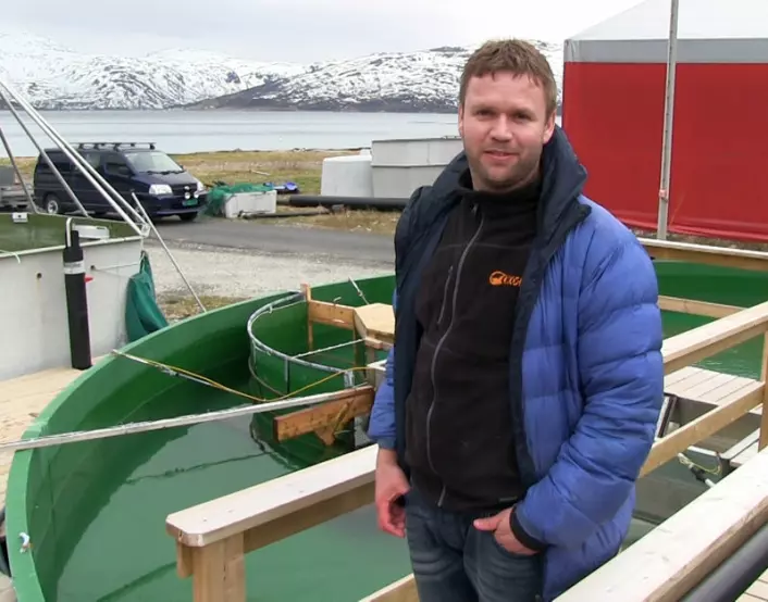 Øyvind Aas-Hansen, fotografert på forsøksstasjonen til NOFIMA på Ringvassøya, 20 kilometer nord for Tromsø. (Foto: Arnfinn Christensen, forskning.no)