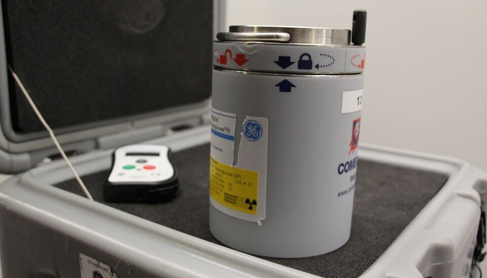 Dette er beholderen med radioaktivt sporstoff som fraktes fra Oslo til Trondheim for å teste ut ny diagnostisering av prostatakreft. (Foto: Anne Sliper Midling, NTNU)