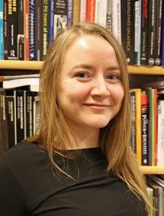 Samfunnsgeograf Anja Sletteland har utviklet begrepet «politisk anomi» for å beskrive politiske konfliktsituasjoner hvor spilleregler og rammer for diskusjon er uklare. Hun mener Giske-saken er en slik situasjon. (Foto: Mari Lilleslåtten) Samfunnsgeograf Anja Sletteland har utviklet begrepet «politisk anomi» for å beskrive politiske konfliktsituasjoner hvor spilleregler og rammer for diskusjon er uklare. Hun mener Giske-saken er en slik situasjon. (Foto: Mari Lilleslåtten)