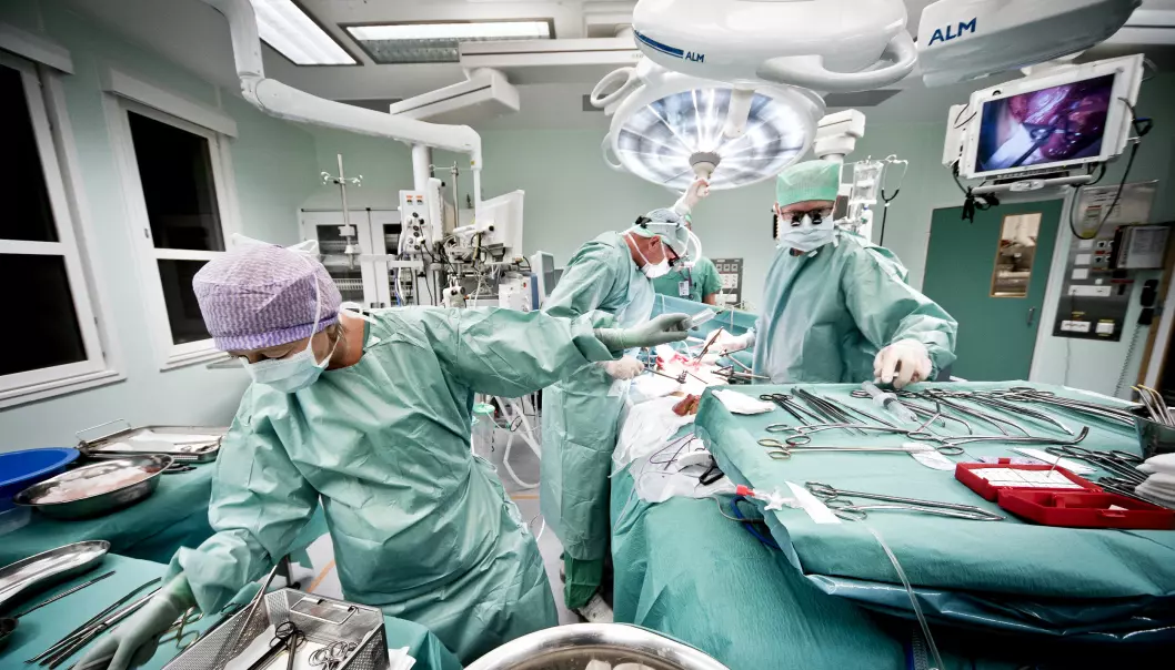 A crew is getting ready for a liver transplant. (Photo: Ram Gupta).