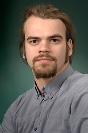 I doktorgradsarbeidet sitt har Bastian Fromm slått den endelege spikeren i kista til Gyrodactylus thymalli. (Foto: Per Aas, NHM/UiO I doktorgradsarbeidet sitt har Bastian Fromm slått den endelege spikeren i kista til Gyrodactylus thymalli. (Foto: Per Aas, NHM/UiO