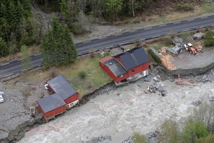 Mange av husene ble rasert i Kvam i Gudbrandsdalen hvor elven Veikleåa raserte et boligområde i flommen tidligere i år. (Foto: Håkon Mosvold Larsen, Scanpix) Mange av husene ble rasert i Kvam i Gudbrandsdalen hvor elven Veikleåa raserte et boligområde i flommen tidligere i år. (Foto: Håkon Mosvold Larsen, Scanpix)