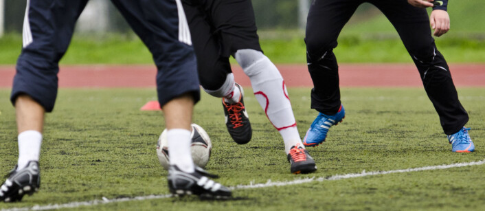 Forebyggende trening kan halvere antallet skader i både fotball og håndball. Likevel er det mange som ikke bruker nok tid på skadeforebygging. (Foto: Andreas B. Johansen, NIH) Forebyggende trening kan halvere antallet skader i både fotball og håndball. Likevel er det mange som ikke bruker nok tid på skadeforebygging. (Foto: Andreas B. Johansen, NIH)