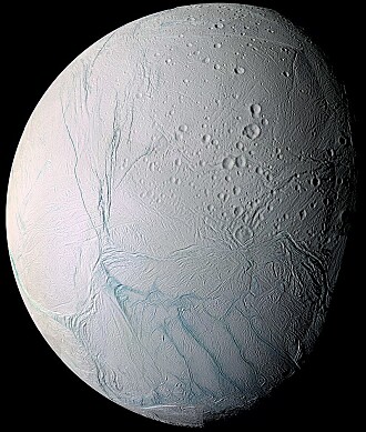 Hva skjuler seg under isen på Enceladus? (Bilde: NASA/JPL/Space Science Institute) Hva skjuler seg under isen på Enceladus? (Bilde: NASA/JPL/Space Science Institute)