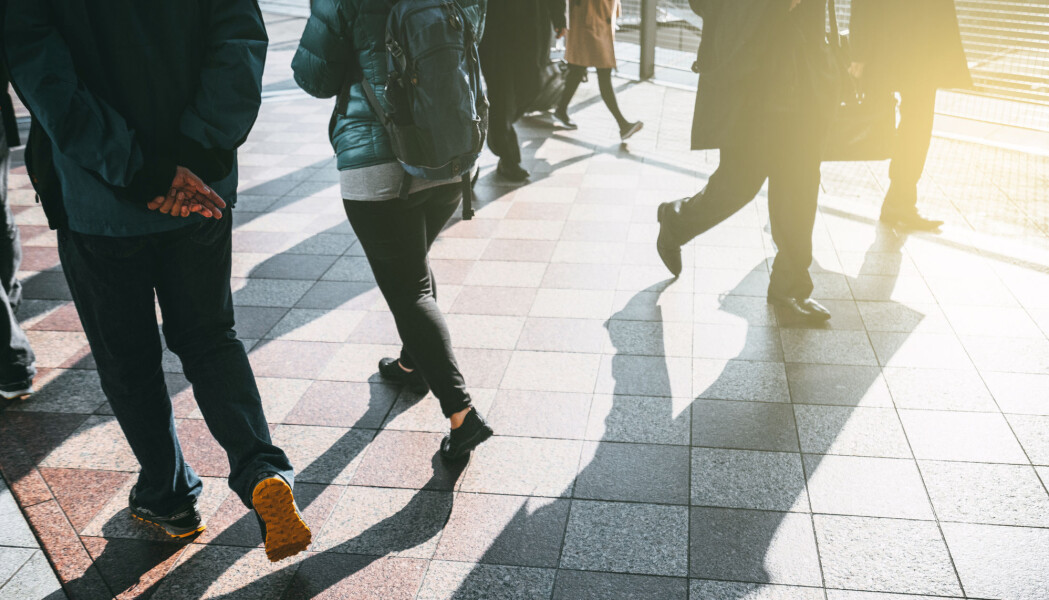Ganghastighet er i mange år blitt brukt av helsepersonell til å si noe om helse hos eldre. Nå ser forskere at ganghastighet kan varsle om helsetilstand mye tidligere i livet. (Foto: IDEAPIXEL / Shutterstock / NTB scanpix) Ganghastighet er i mange år blitt brukt av helsepersonell til å si noe om helse hos eldre. Nå ser forskere at ganghastighet kan varsle om helsetilstand mye tidligere i livet. (Foto: IDEAPIXEL / Shutterstock / NTB scanpix)