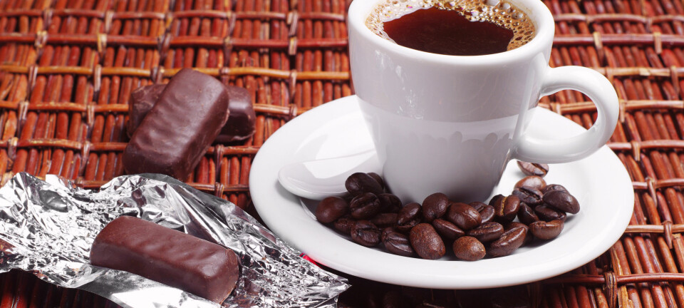 Forsøkene viser at vi forbinder mørk sjokolade og kaffe med dype toner, mens sitrus forbindes med de høye tonene.  (Foto: Microstock)