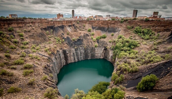 A gold mine in Kimberley, South Africa. Sometimes mines collapse. Can we predict when? (Photo: Shutterstock, NTB Scanpix) A gold mine in Kimberley, South Africa. Sometimes mines collapse. Can we predict when? (Photo: Shutterstock, NTB Scanpix)