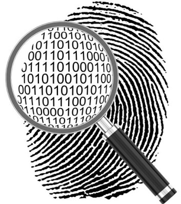Om det er fingeravtrykk eller ikke, oversettes til 0 eller 1 i dataprogrammet. Dermed går det mye raskere å finne mønster mellom innbruddene, i motsetning til i løpende tekst i tradisjonelle politirapporter. Foto: Colourbox) Om det er fingeravtrykk eller ikke, oversettes til 0 eller 1 i dataprogrammet. Dermed går det mye raskere å finne mønster mellom innbruddene, i motsetning til i løpende tekst i tradisjonelle politirapporter. Foto: Colourbox)