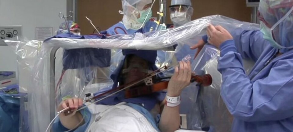 Den amerikanske fiolinisten Roger Frisch måtte holde privat konsert for kirurgene som opererte ham. Mayo Clinic