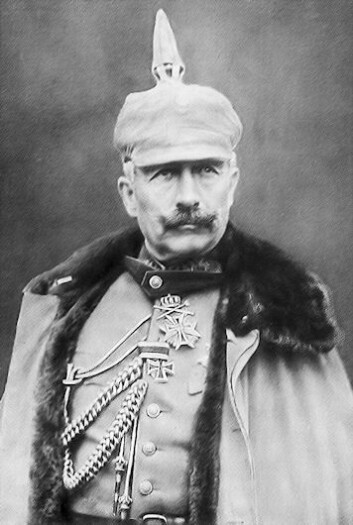 Keiser Wilhelm II var samtidens superkjendis. Ukebladene fulgte ham tett. Men da verden gikk mot krig sommeren 1914, måtte keiseren av Tyskland nøye seg med oppleste oversettelser av det som sto i norske aviser, når han skulle forsøke på å følge med på utviklingen. Det som sto der, gjorde ham svært urolig. (Foto: (Bilde: Wikimedia Commons)) Keiser Wilhelm II var samtidens superkjendis. Ukebladene fulgte ham tett. Men da verden gikk mot krig sommeren 1914, måtte keiseren av Tyskland nøye seg med oppleste oversettelser av det som sto i norske aviser, når han skulle forsøke på å følge med på utviklingen. Det som sto der, gjorde ham svært urolig. (Foto: (Bilde: Wikimedia Commons))