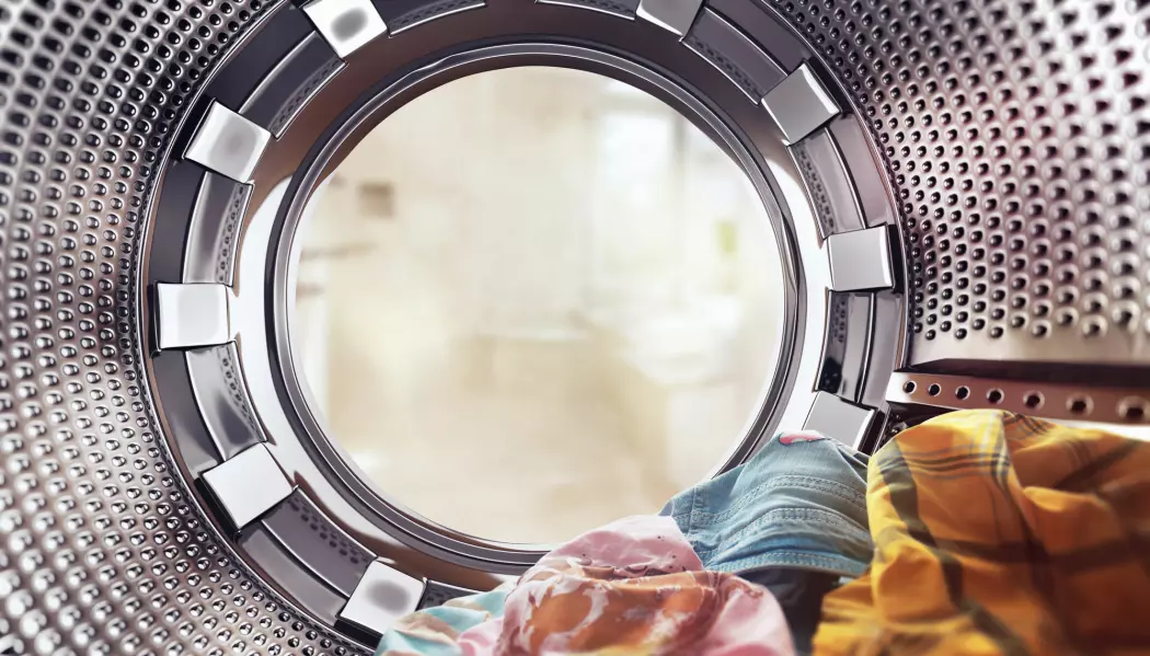 Forskere sporet resistente bakterier til en vaskemaskin som ble brukt til å vaske pasienters klær. Kan slike bakterier gjemme seg i maskinen din?