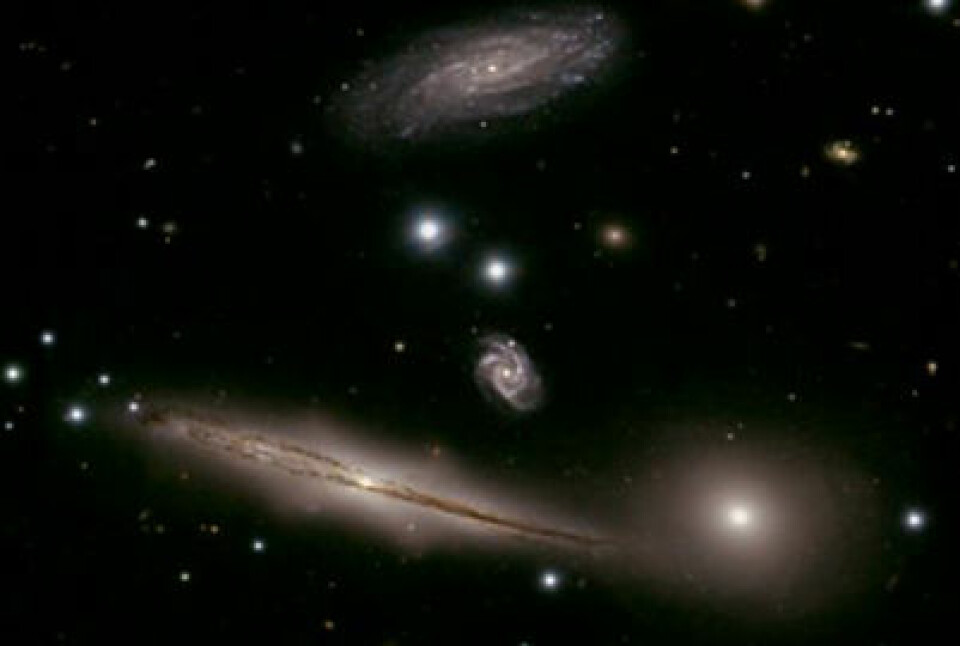 En galaksehop består av flere galakser. Dette er galaksehopen HCG 87 i stjernebildet Steinbukken. Foto: NASA
