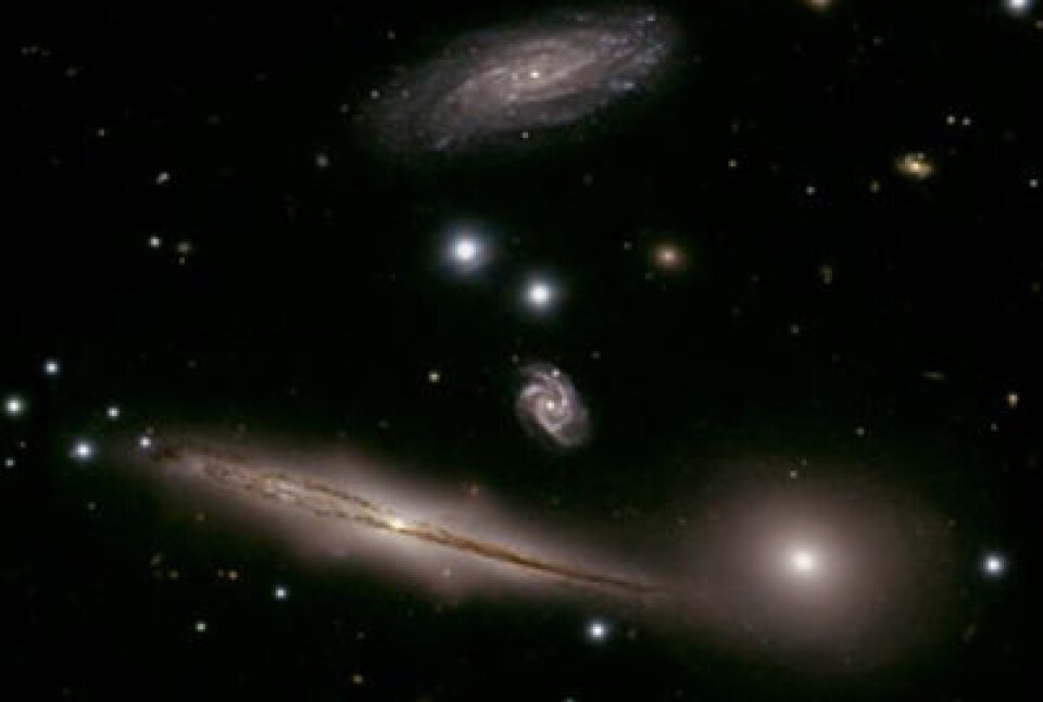 En galaksehop består av flere galakser. Dette er galaksehopen HCG 87 i stjernebildet Steinbukken. Foto: NASA En galaksehop består av flere galakser. Dette er galaksehopen HCG 87 i stjernebildet Steinbukken. Foto: NASA