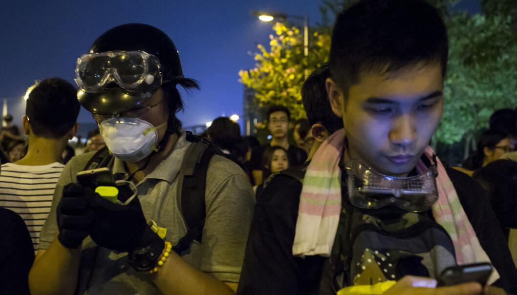 Demonstranter i Hongkong. Mange trodde at internett kunne bli et våpen i kampen mot autoritære regimer. Men er det blitt slik? (Foto: Tyrone Siu /REUTERS NTB scanpix) Demonstranter i Hongkong. Mange trodde at internett kunne bli et våpen i kampen mot autoritære regimer. Men er det blitt slik? (Foto: Tyrone Siu /REUTERS NTB scanpix)