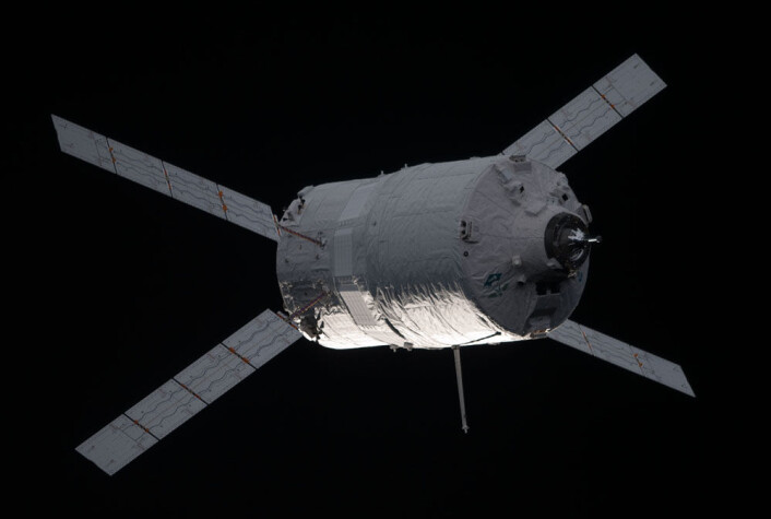 ESAs ATV (Automated Transfer Vehicle) Edoardo Amaldi idet den nærmer seg den internasjonale romstasjonen. (Foto: NASA) ESAs ATV (Automated Transfer Vehicle) Edoardo Amaldi idet den nærmer seg den internasjonale romstasjonen. (Foto: NASA)