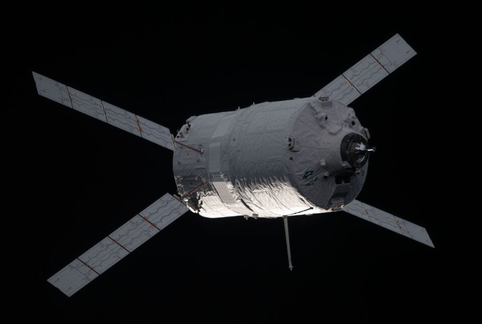 ESAs ATV (Automated Transfer Vehicle) Edoardo Amaldi idet den nærmer seg den internasjonale romstasjonen. (Foto: NASA)