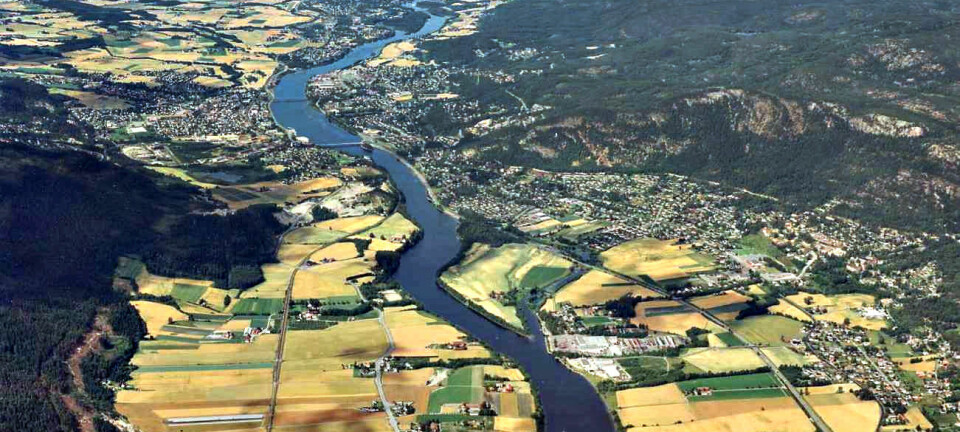 Flyfoto av Mjøndalen, Krokstadelva og Steinberg. (Utlånt av Nedre Eiker Kommune)