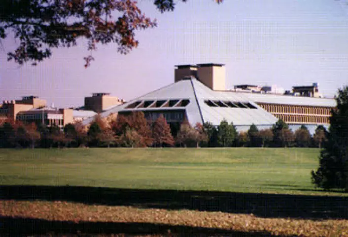 Hovedkvarteret til Lucent Technologies, etterfølgeren til Bell Labs. (Foto: Lucent, Wikimedia Commons)