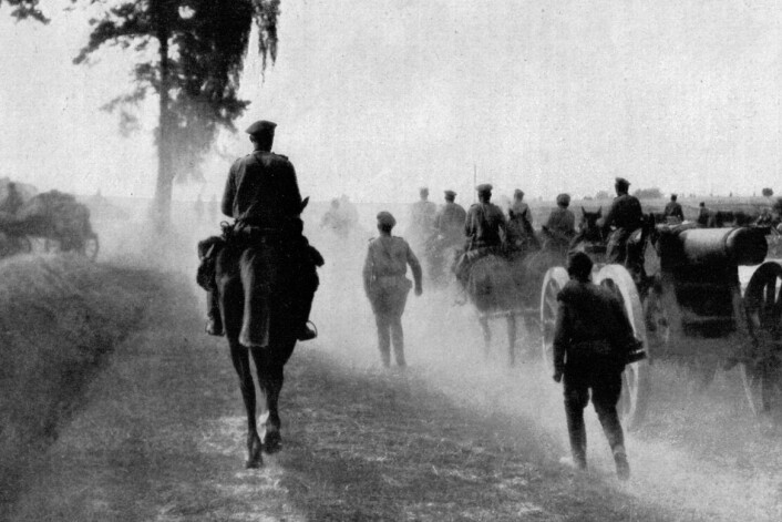 Russiske styrkar på veg mot Austfronten i 1917. (Foto: Wikimedia Commons / National Geographic Magazine) Russiske styrkar på veg mot Austfronten i 1917. (Foto: Wikimedia Commons / National Geographic Magazine)