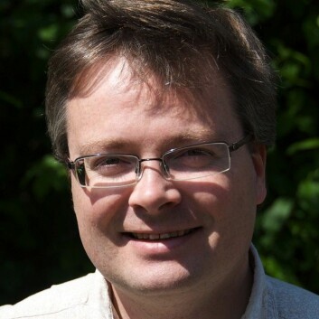 Håkon Dahle deltar i den internasjonale forskergruppen som oppdaget «perlekjedet» på bildene fra Hubble. (Foto: UiO)