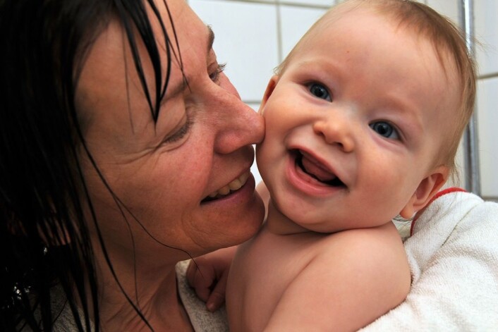 Kvinner som får barn seint i livet ser ut til å leve lenger. Det kan skyldes mange faktorer. (Foto: Colourbox) Kvinner som får barn seint i livet ser ut til å leve lenger. Det kan skyldes mange faktorer. (Foto: Colourbox)