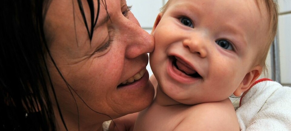 Kvinner som får barn seint i livet ser ut til å leve lenger. Det kan skyldes mange faktorer. Colourbox