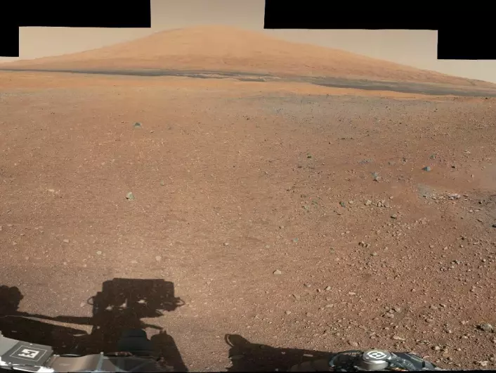 Bilde av Mount Sharp sett fra Curiosity. (Foto: JPL/NASA)