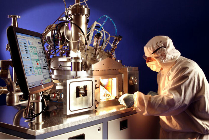 Karbon-nanorørene dyrkes i en reaktor. (Foto: Surrey NanoSystems) Karbon-nanorørene dyrkes i en reaktor. (Foto: Surrey NanoSystems)