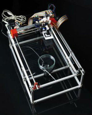 EVOBOT er fortsatt under utvikling. Dette er en tidlig versjon som kan utføre laboratorieoppgaver. (Foto: Westersø) EVOBOT er fortsatt under utvikling. Dette er en tidlig versjon som kan utføre laboratorieoppgaver. (Foto: Westersø)