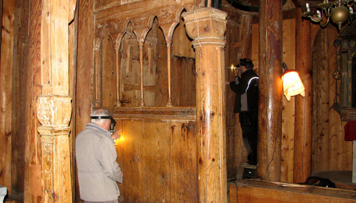 Using a method called photodendrometry, researchers can reduce the number of core samples they need to take for dating wooden buildings. They can now get enough information from photographs, which yields more data and more precise information. Pictured: Thomas Bartholin (at left) and Jan Michael Stornes. (Photo: Leif Anker) Using a method called photodendrometry, researchers can reduce the number of core samples they need to take for dating wooden buildings. They can now get enough information from photographs, which yields more data and more precise information. Pictured: Thomas Bartholin (at left) and Jan Michael Stornes. (Photo: Leif Anker)