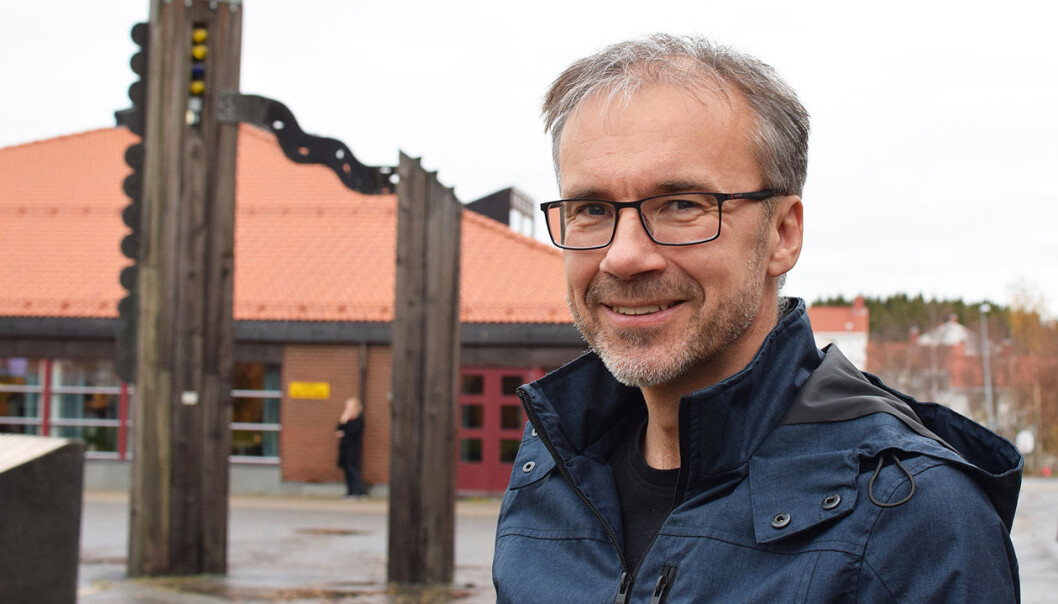 Svein Hammer skal forske på folks bevissthet omkring plast, og hvordan politikerne forholder seg til plast som et problem. (Foto: Jan Erik Andreassen) Svein Hammer skal forske på folks bevissthet omkring plast, og hvordan politikerne forholder seg til plast som et problem. (Foto: Jan Erik Andreassen)
